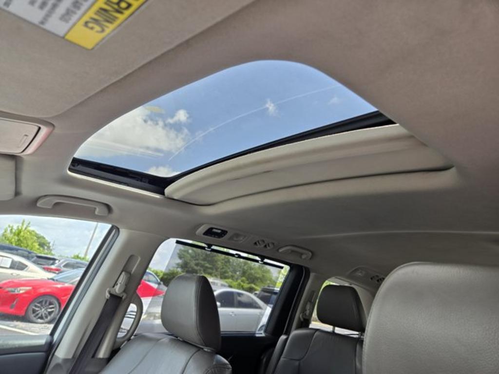 2016 Honda Odyssey - $15,995