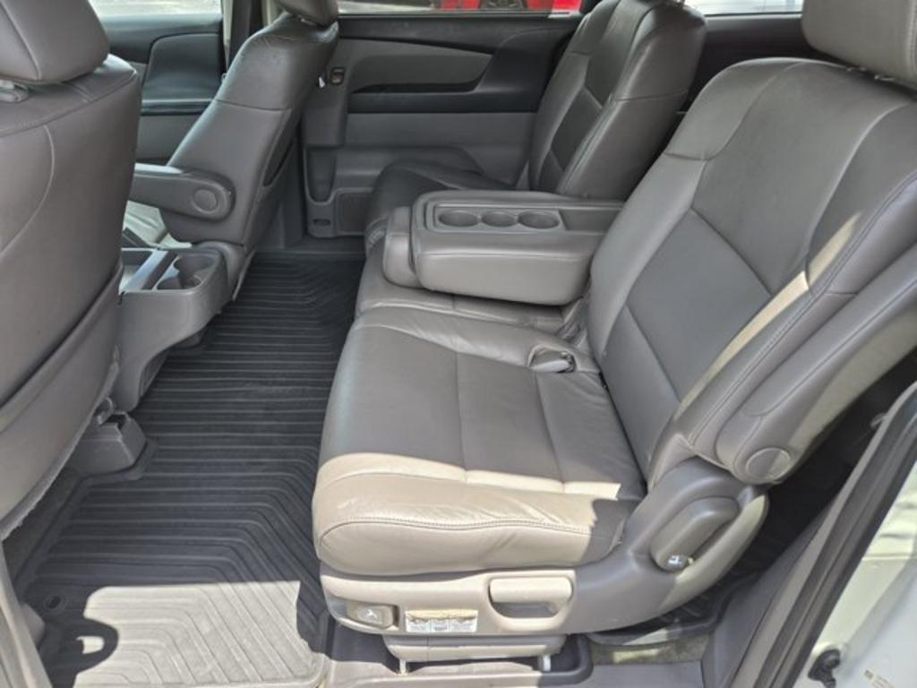 2016 Honda Odyssey - $15,995