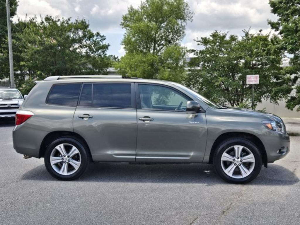 2008 Toyota Highlander - $11,995