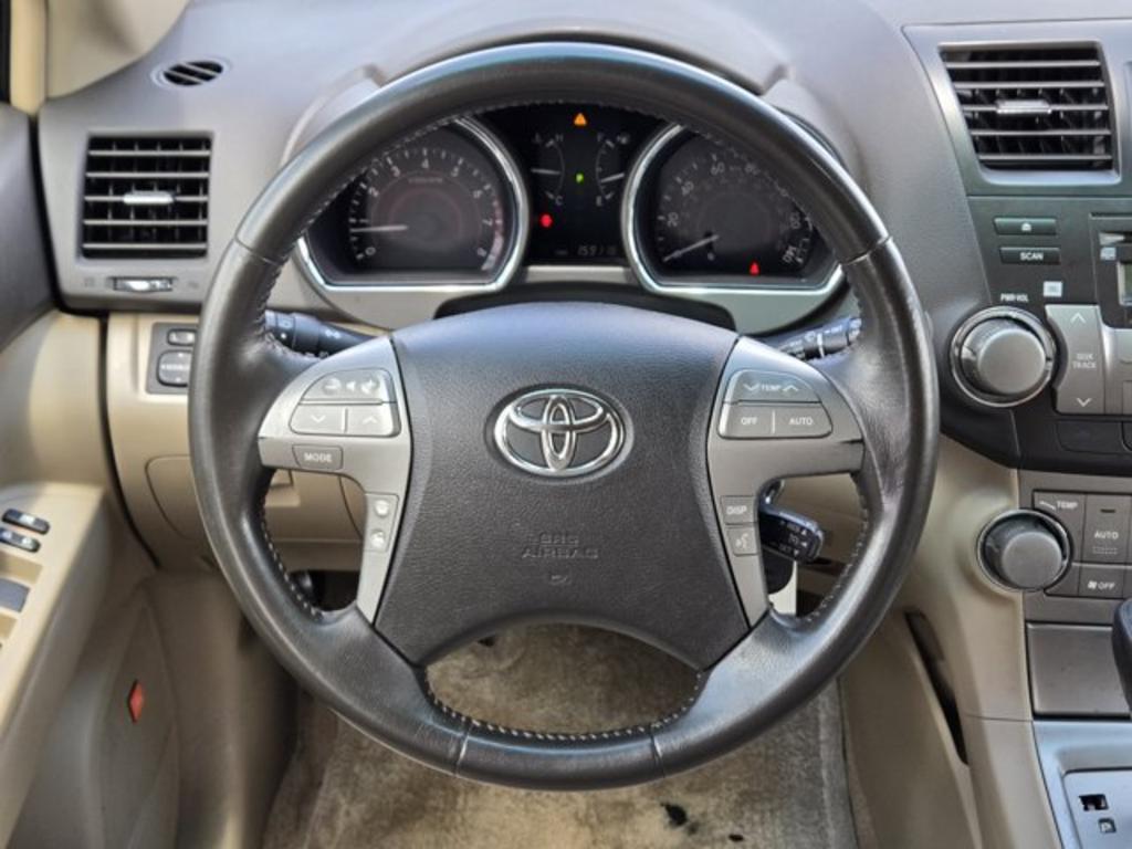 2008 Toyota Highlander - $11,995