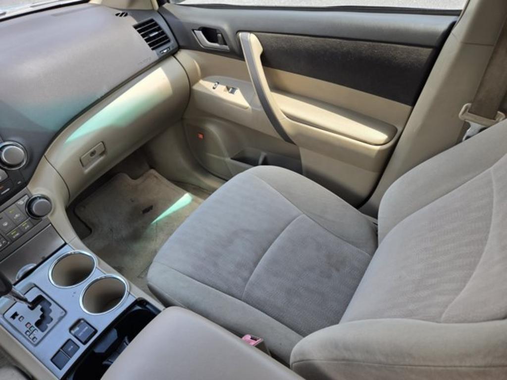 2008 Toyota Highlander - $11,995