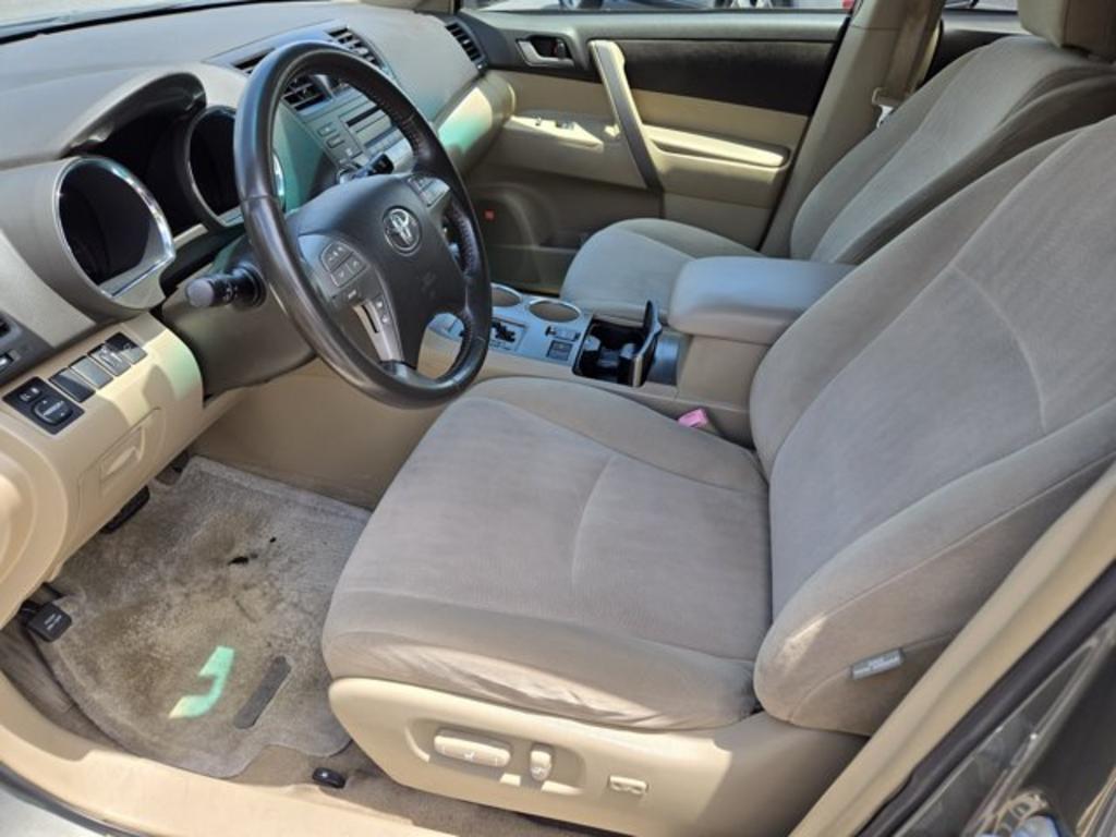 2008 Toyota Highlander - $11,995