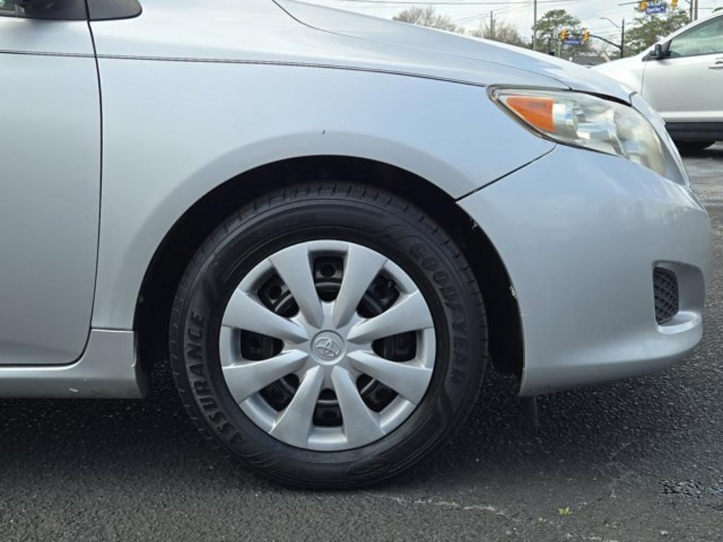 2009 Toyota Corolla LE photo