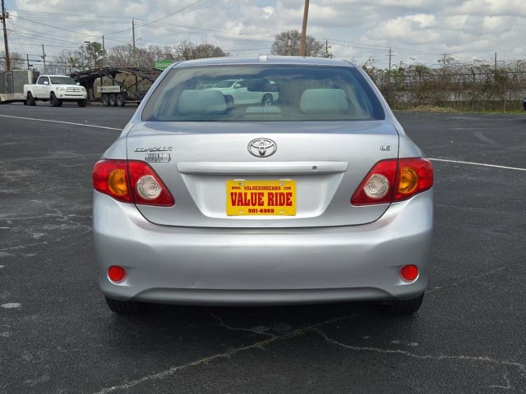 2009 Toyota Corolla LE photo