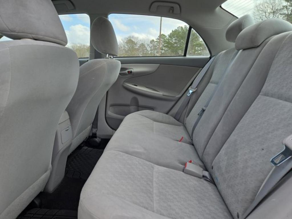 2009 Toyota Corolla LE photo