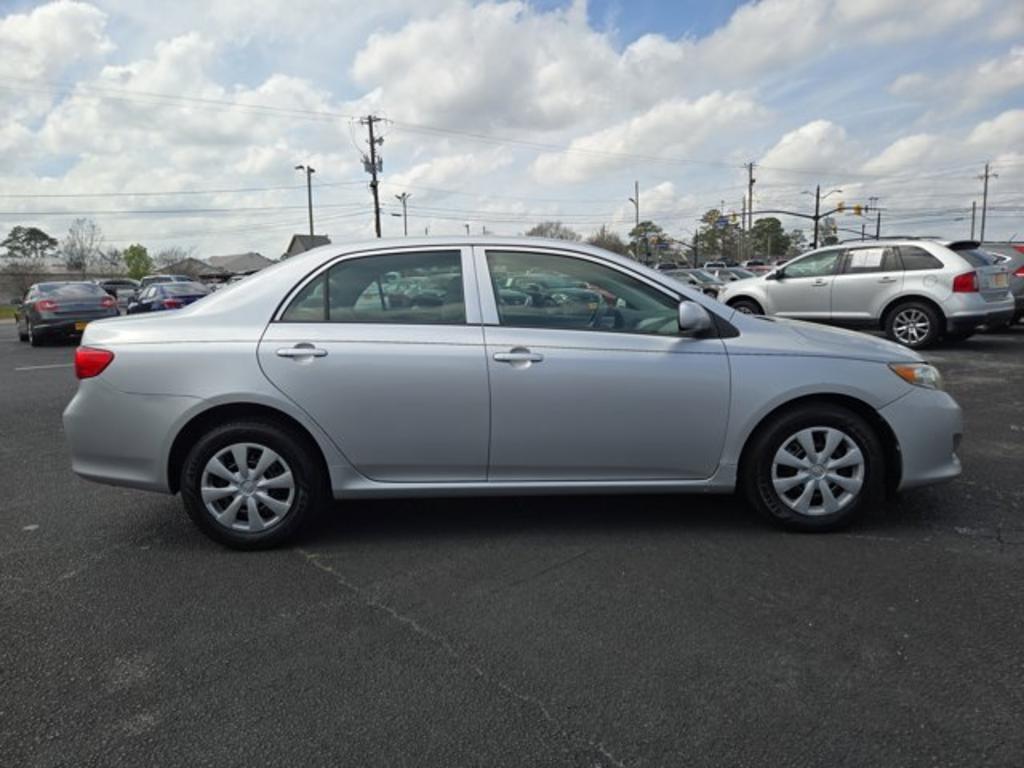 2009 Toyota Corolla LE photo