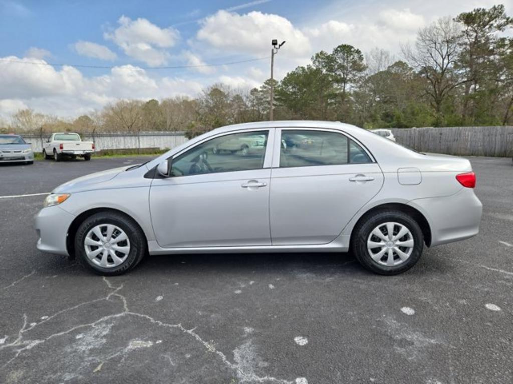2009 Toyota Corolla LE photo