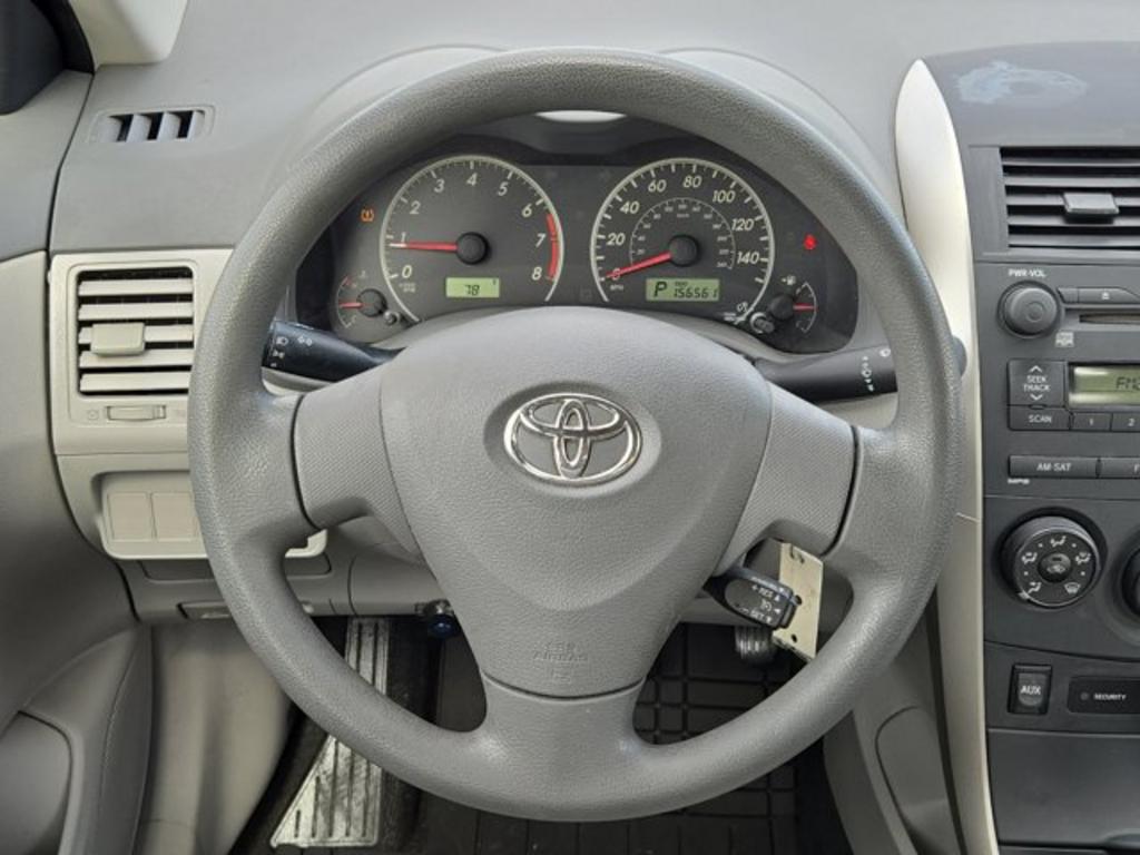 2009 Toyota Corolla LE photo