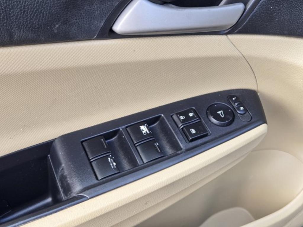 2012 Honda Accord - $11,995