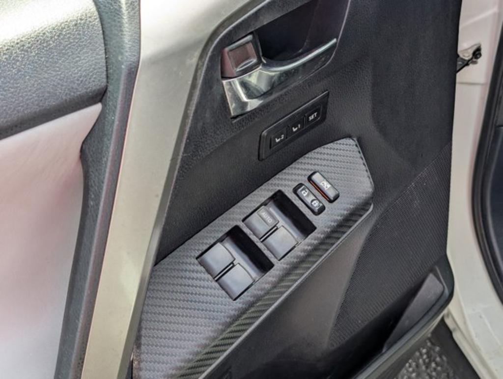 2015 Toyota RAV4  photo