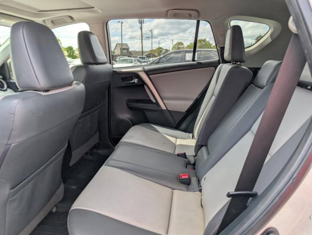 2015 Toyota RAV4  photo