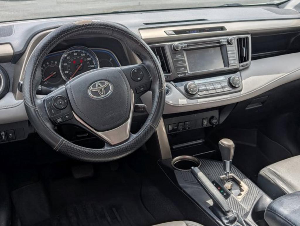 2015 Toyota RAV4  photo