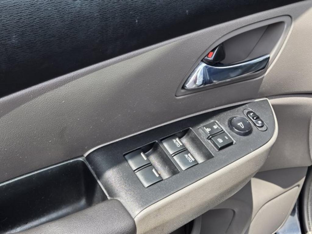 2016 Honda Odyssey - $11,995
