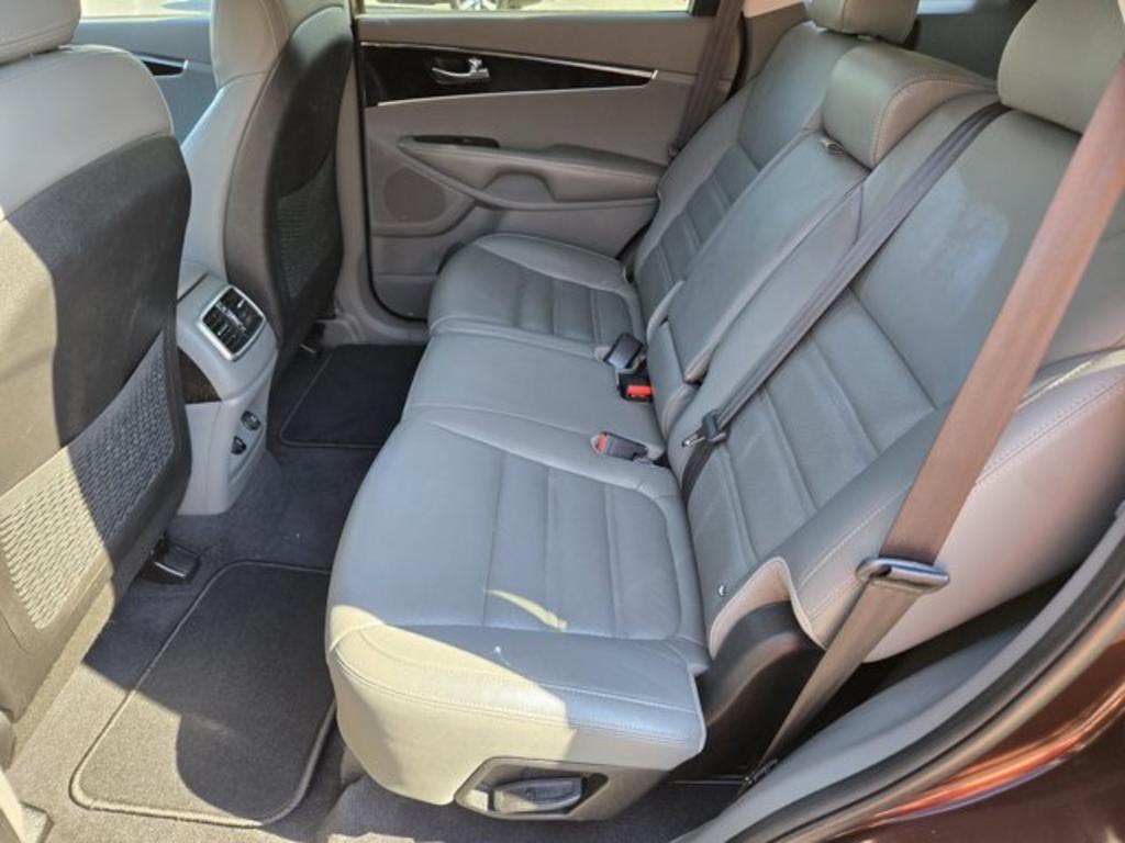 2016 Kia Sorento - $9,995