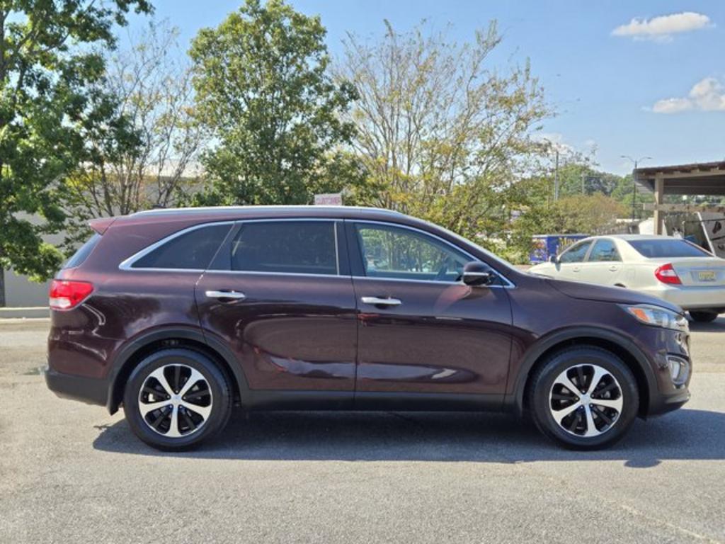 2016 Kia Sorento - $9,995