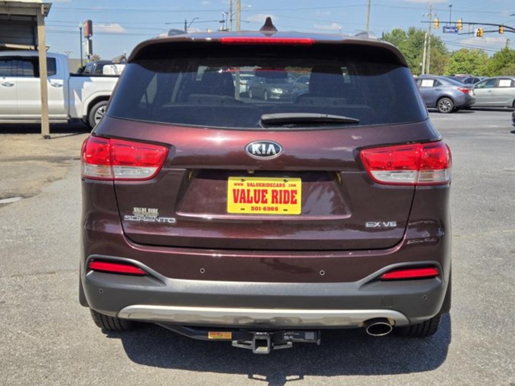 2016 Kia Sorento - $9,995