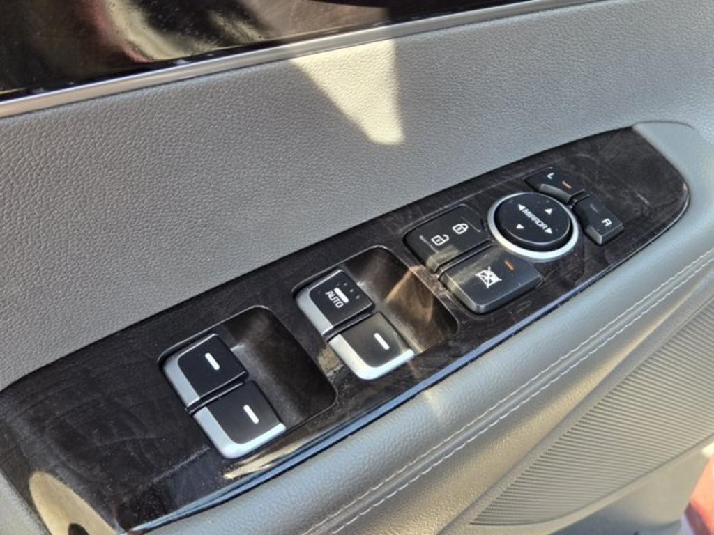 2016 Kia Sorento - $9,995