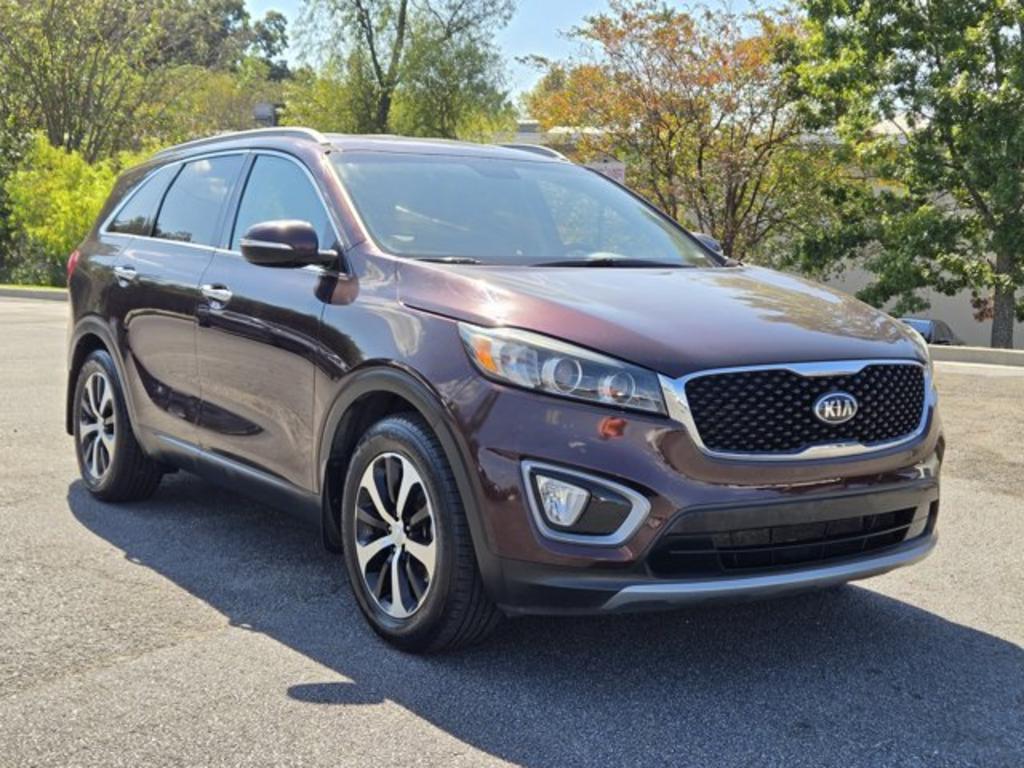 2016 Kia Sorento - $9,995