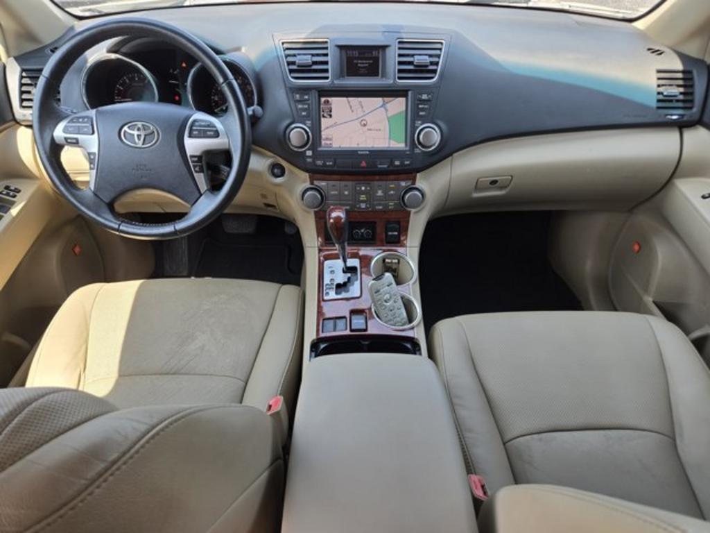 2012 Toyota Highlander - $15,995