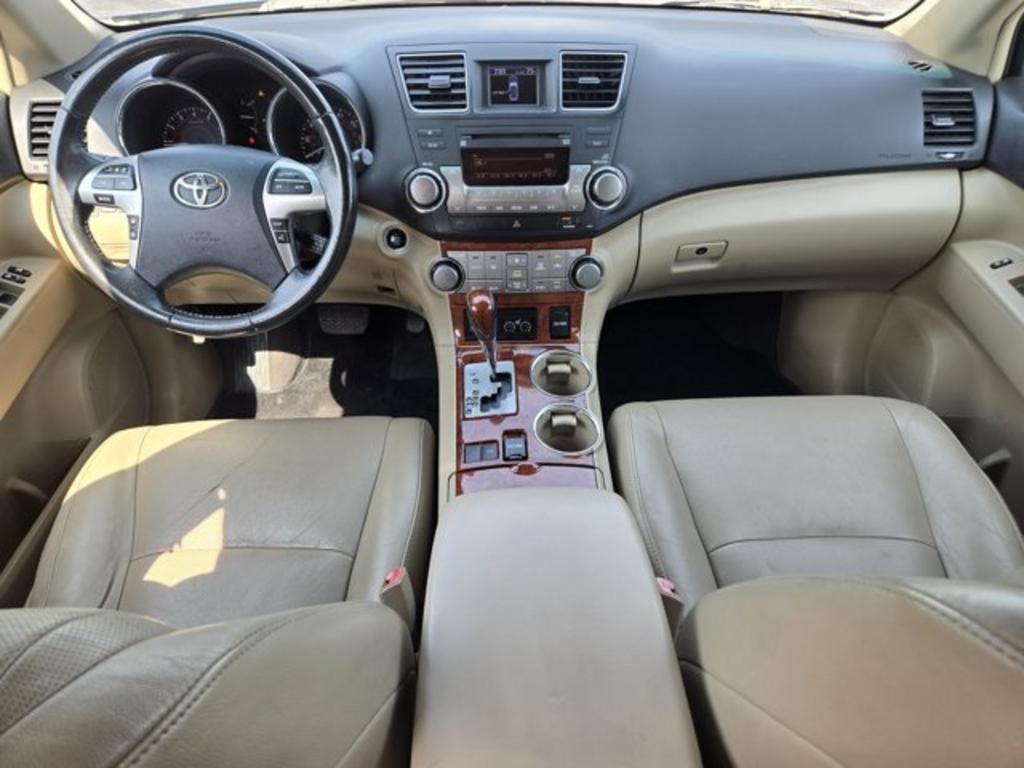 2012 Toyota Highlander - $11,995