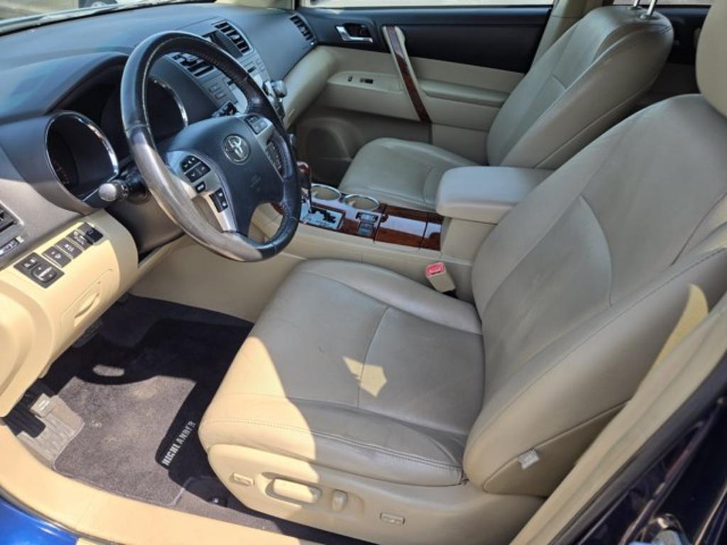 2012 Toyota Highlander - $11,995