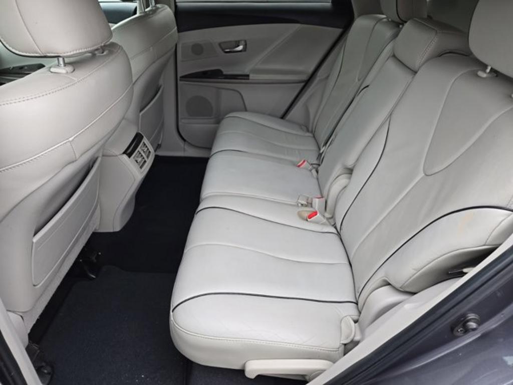 2013 Toyota Venza LE photo