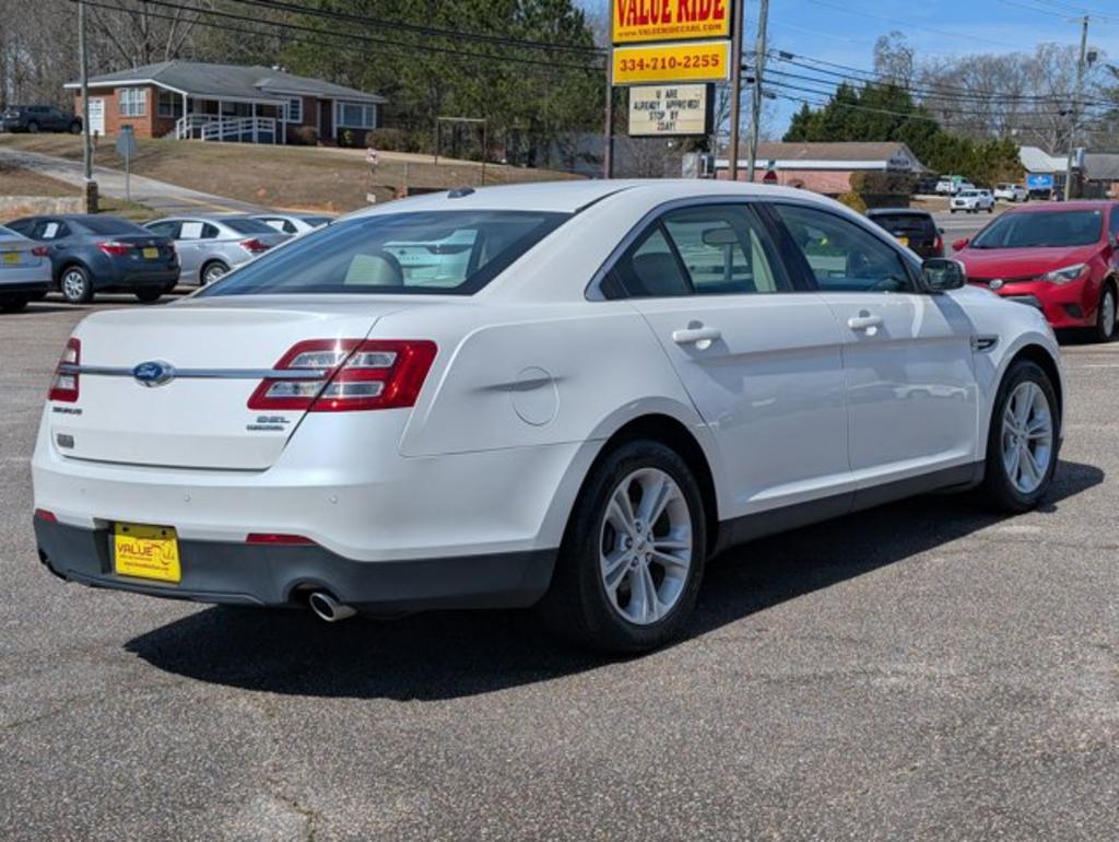 2016 Ford Taurus - $11,995