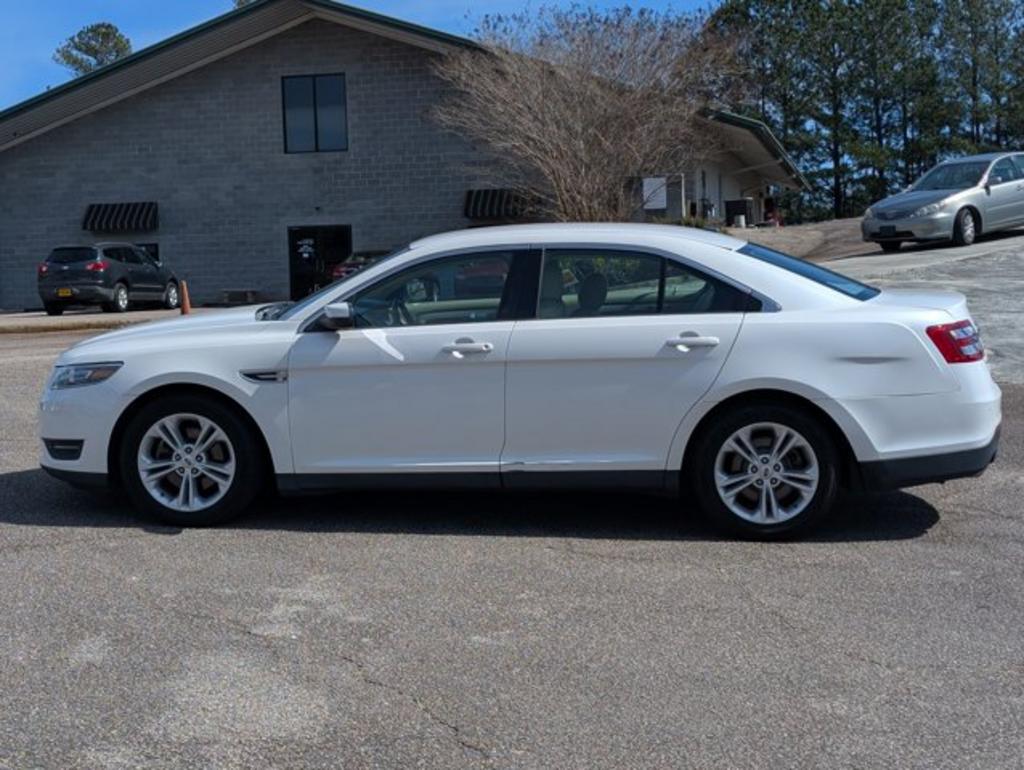 2016 Ford Taurus - $11,995