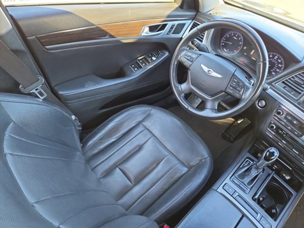 2015 Hyundai Genesis 3.8L photo