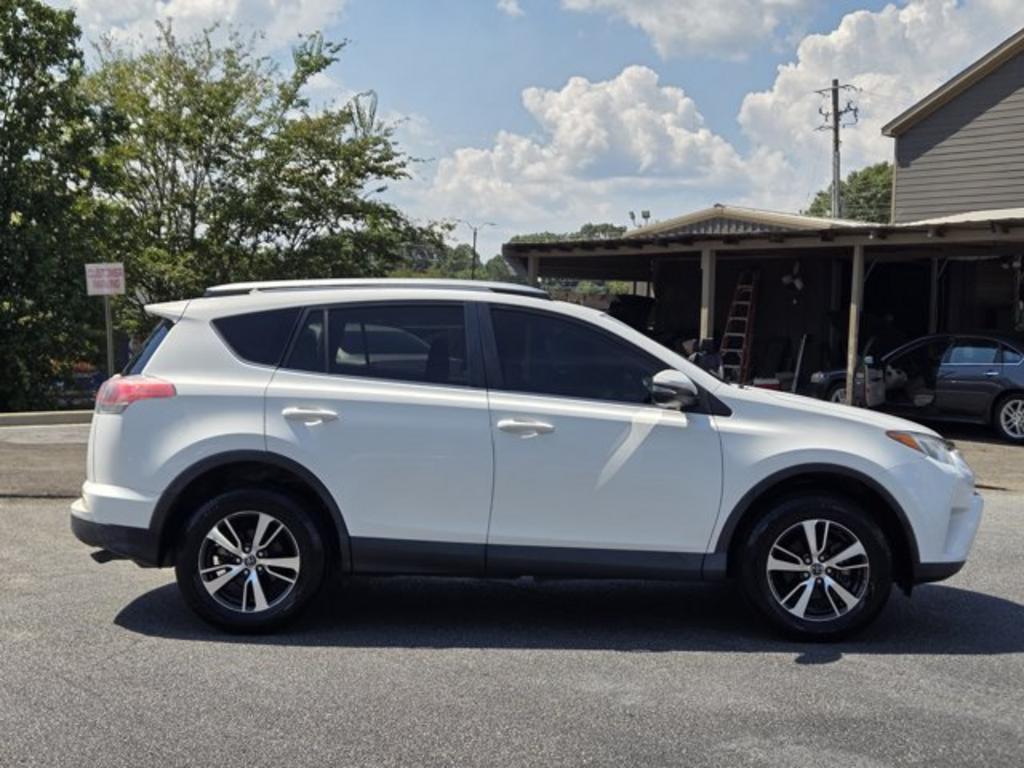 2017 Toyota RAV4 - $14,995