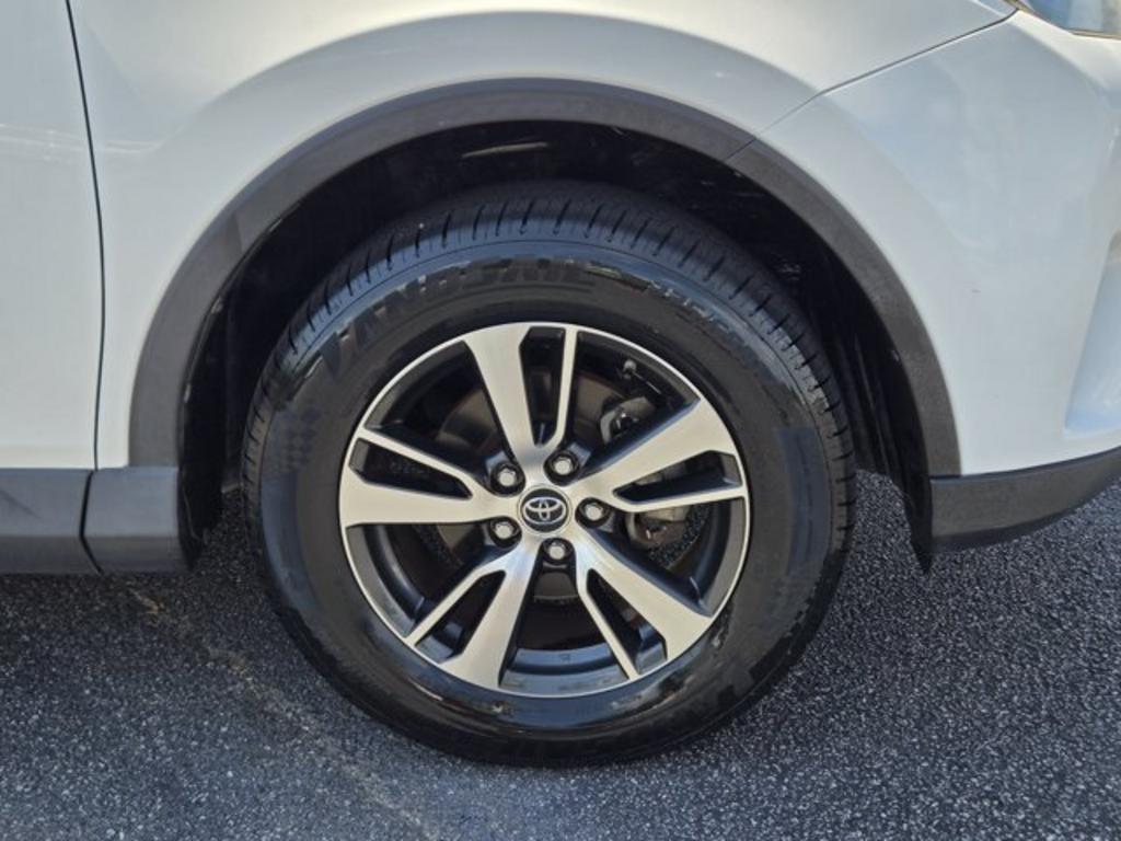 2017 Toyota RAV4 - $14,995