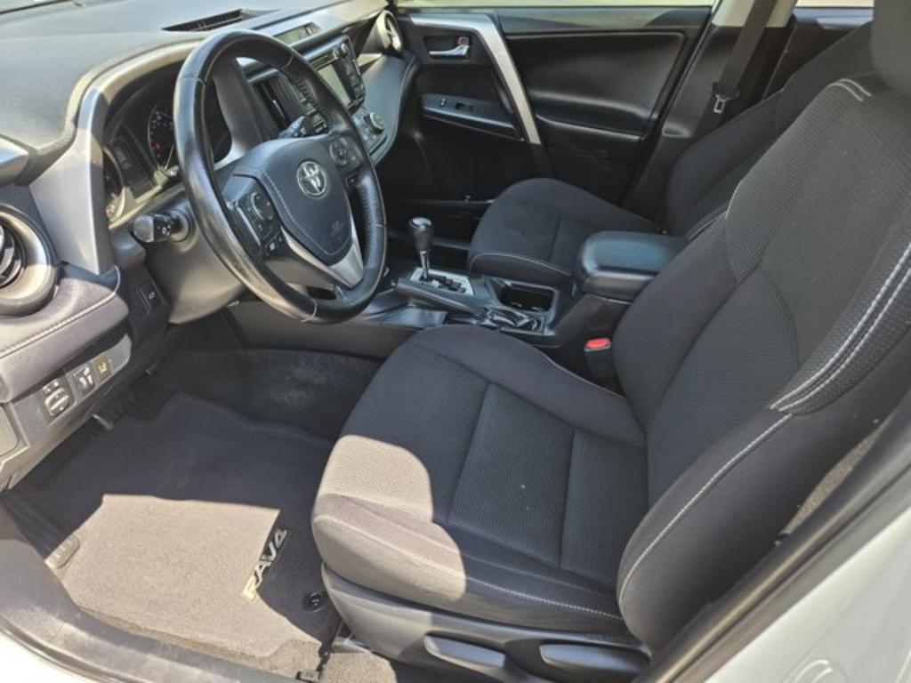 2017 Toyota RAV4 - $14,995