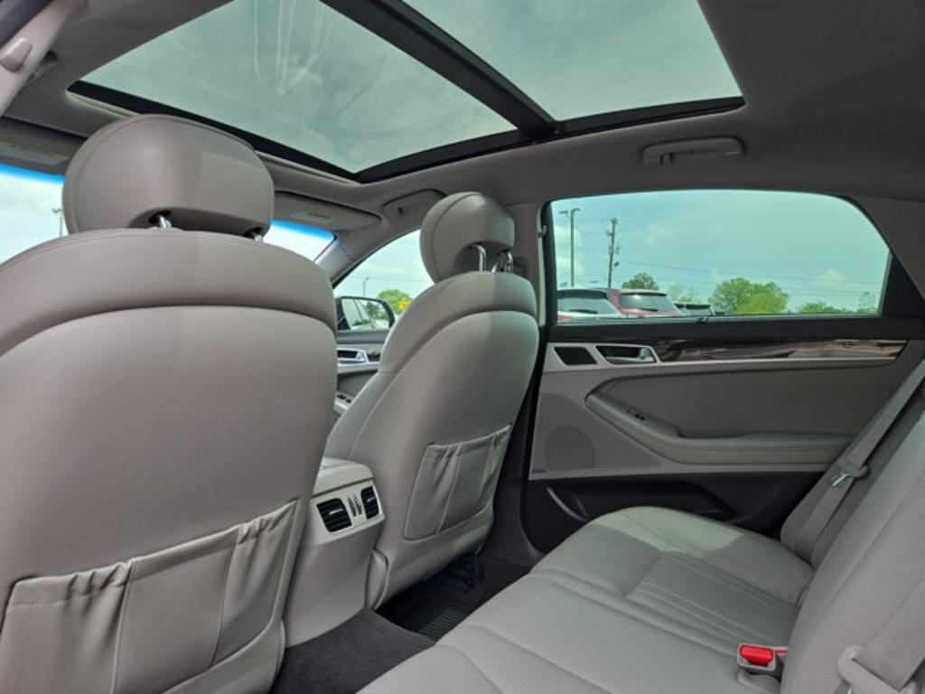 2015 Hyundai Genesis 3.8L photo