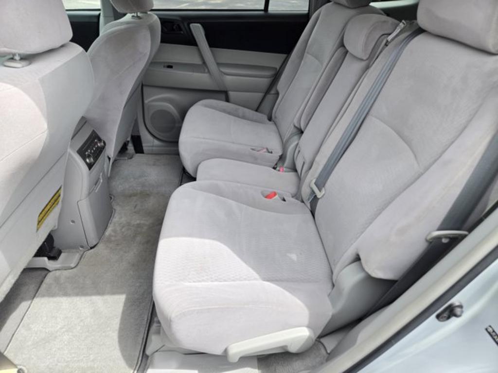 2010 Toyota Highlander - $11,995