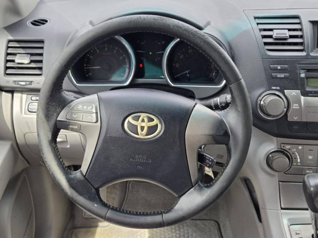 2010 Toyota Highlander - $11,995