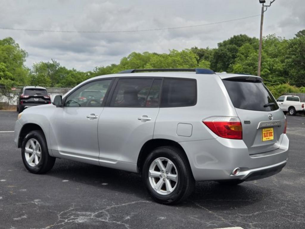 2010 Toyota Highlander - $11,995