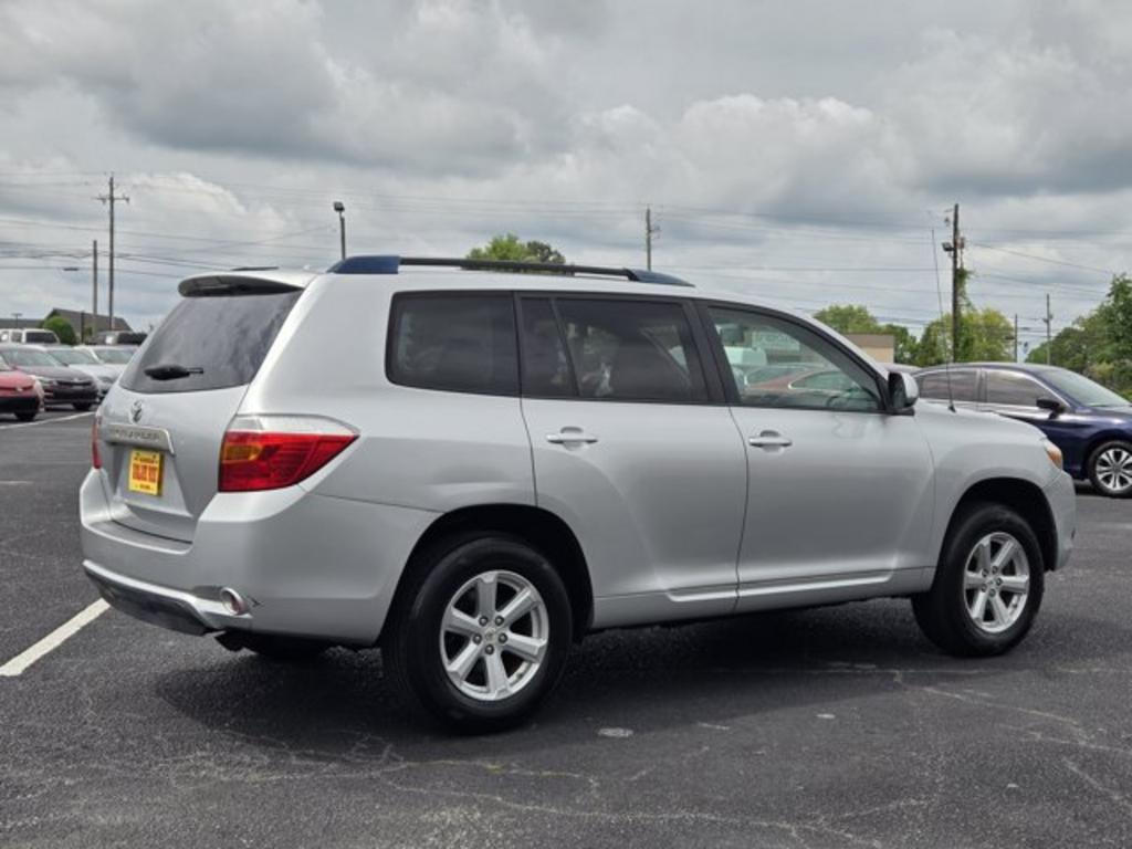 2010 Toyota Highlander - $11,995