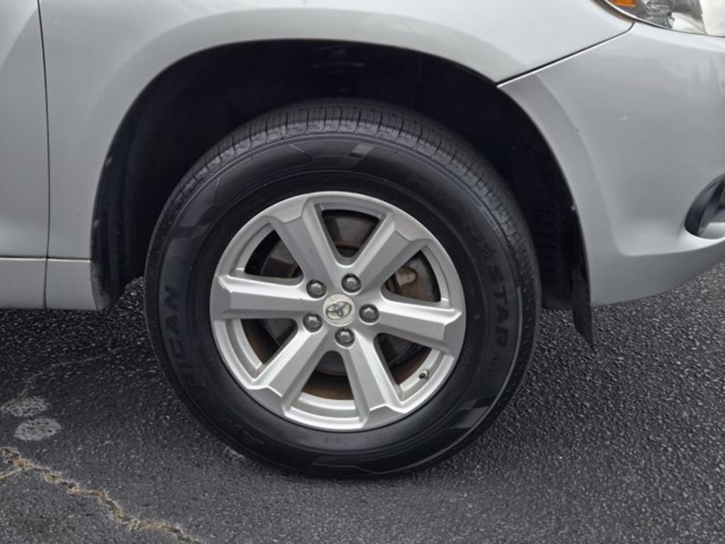2010 Toyota Highlander - $11,995