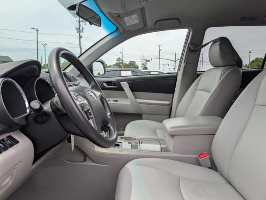 2013 Toyota Highlander photo