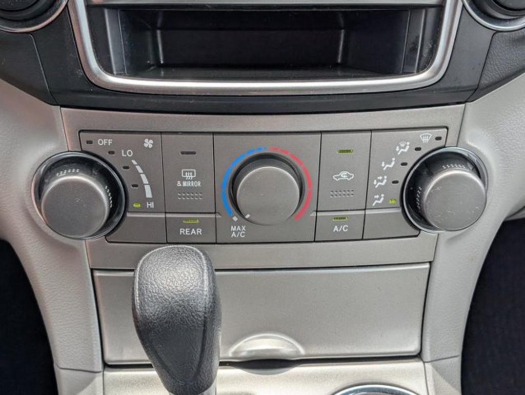 2013 Toyota Highlander photo
