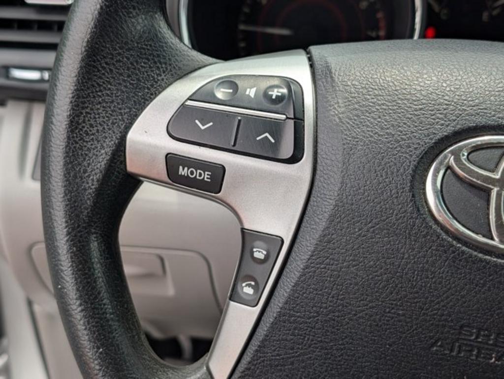 2013 Toyota Highlander photo