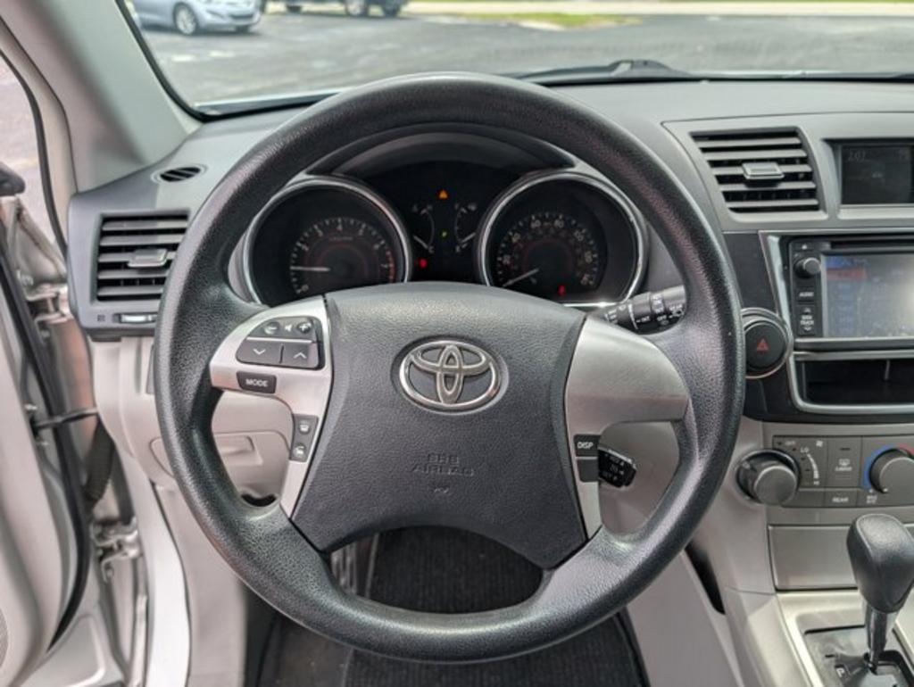 2013 Toyota Highlander photo