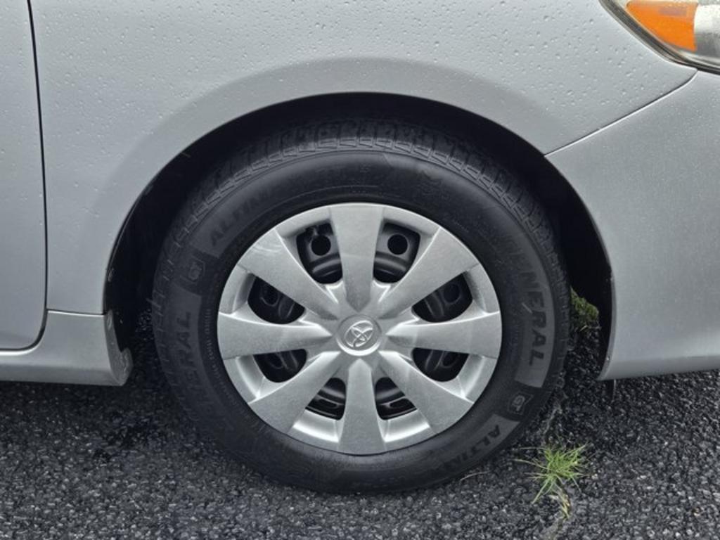 2009 Toyota Corolla - $9,995