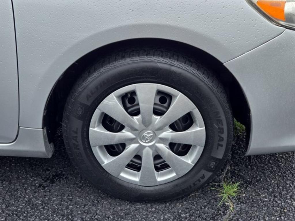 2009 Toyota Corolla - $9,995