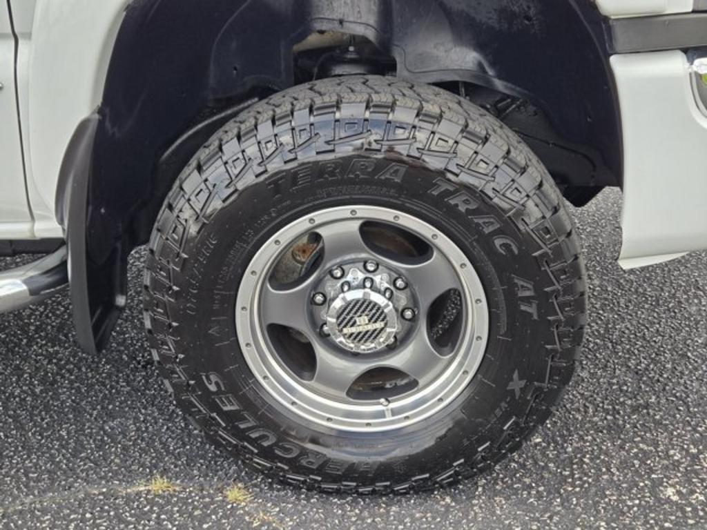2004 GMC Sierra 2500 - $13,995
