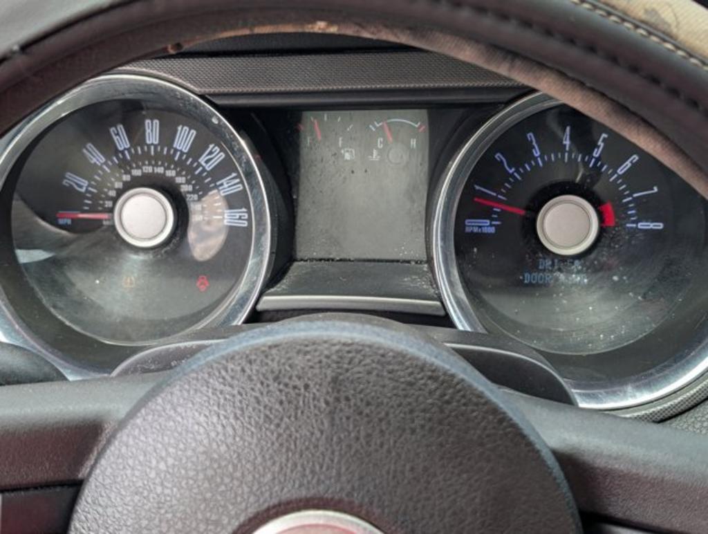 2011 Ford Mustang V6 Premium photo