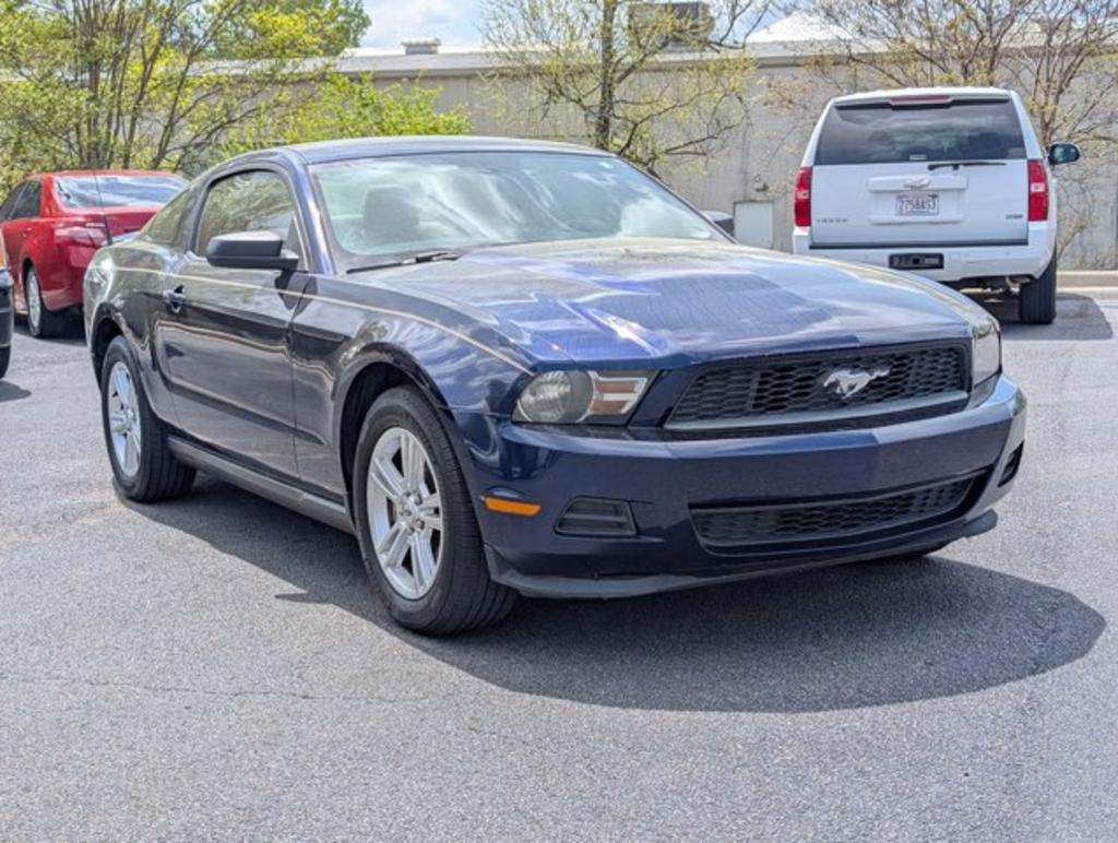 2011 Ford Mustang V6 Premium photo