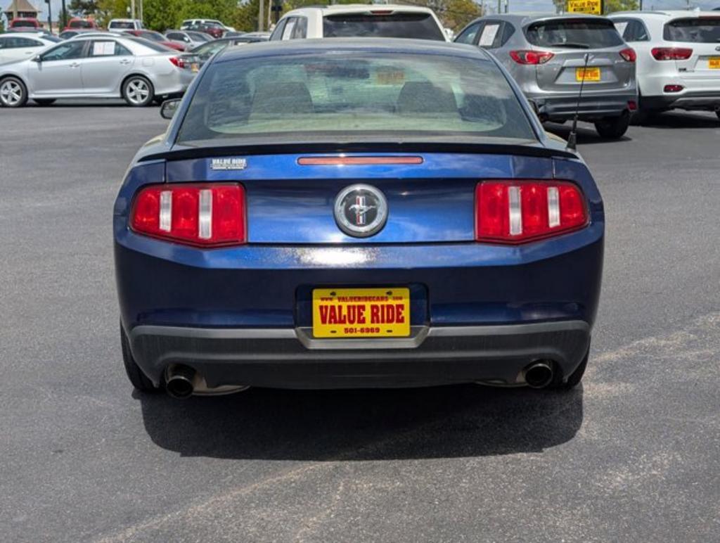 2011 Ford Mustang V6 Premium photo