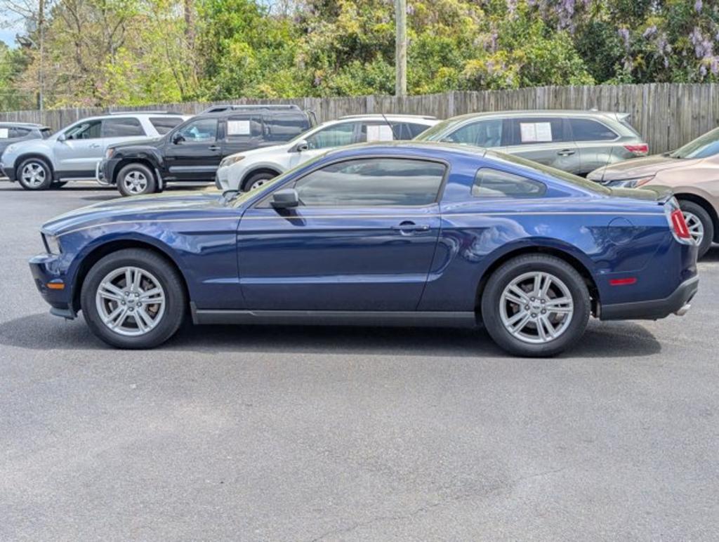 2011 Ford Mustang V6 Premium photo