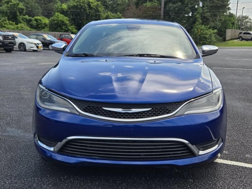 2016 Chrysler 200 - $9,995